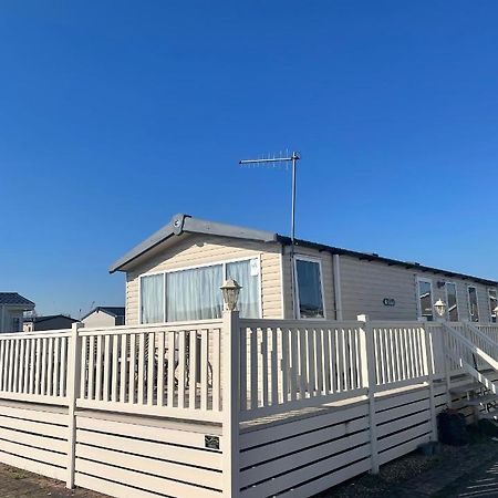 Delightful 6 Berth Holiday Home With Decking Area Chichester Exterior foto