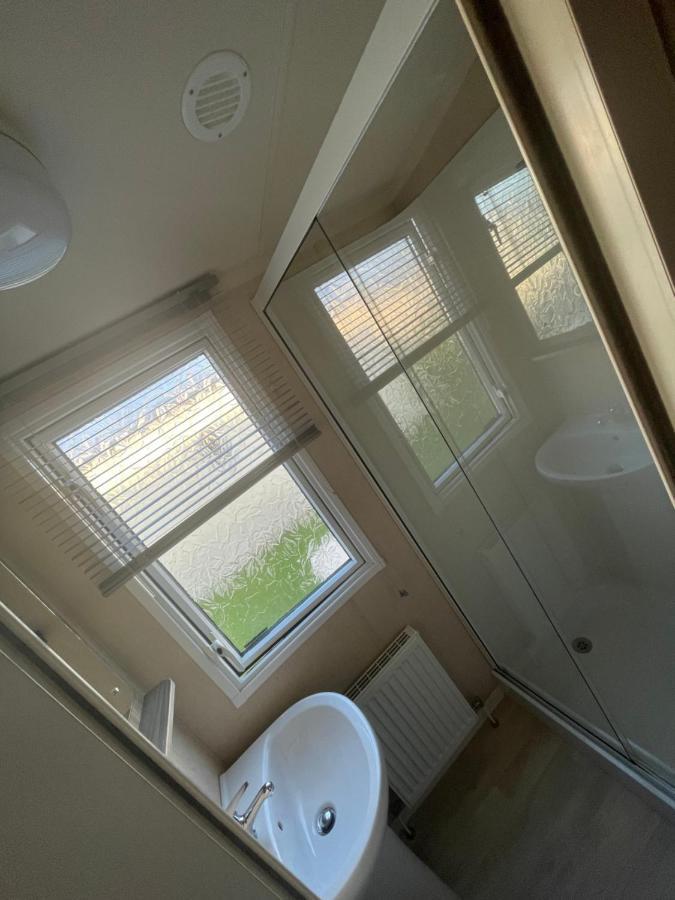 Delightful 6 Berth Holiday Home With Decking Area Chichester Exterior foto